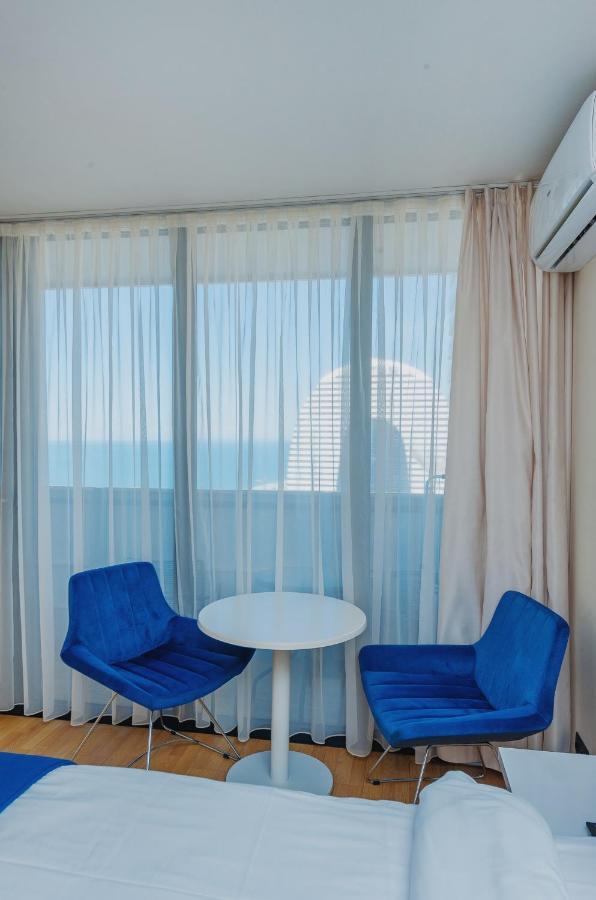 באטומי Orbi City Twin Tower מראה חיצוני תמונה
