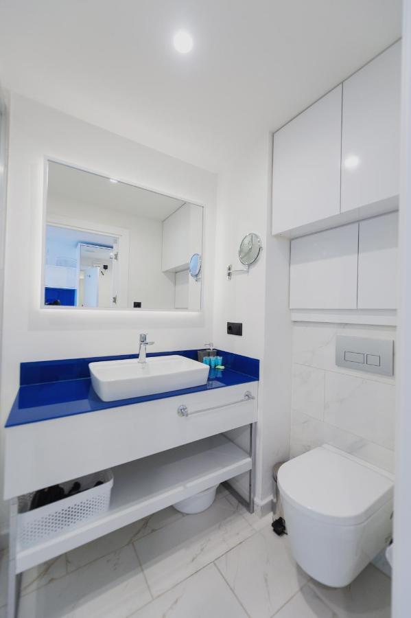 באטומי Orbi City Twin Tower מראה חיצוני תמונה